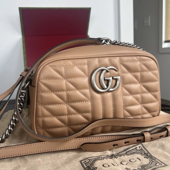 Gucci GG Marmont Matelassé Leather CrossBody Camera Bag Camelia Nude Beige NWOT - Picture 2 of 16